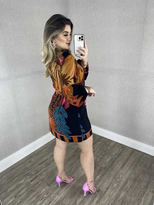 VESTIDO CURTO MANGA LONGA ESTAMPADO COM AMARRAÇÃO - VESTIDO CURTO